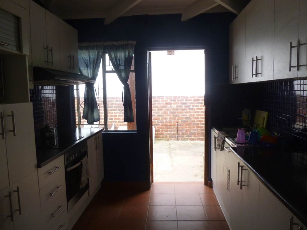 2 Bed Simplex in Pinetown Central photo number 6
