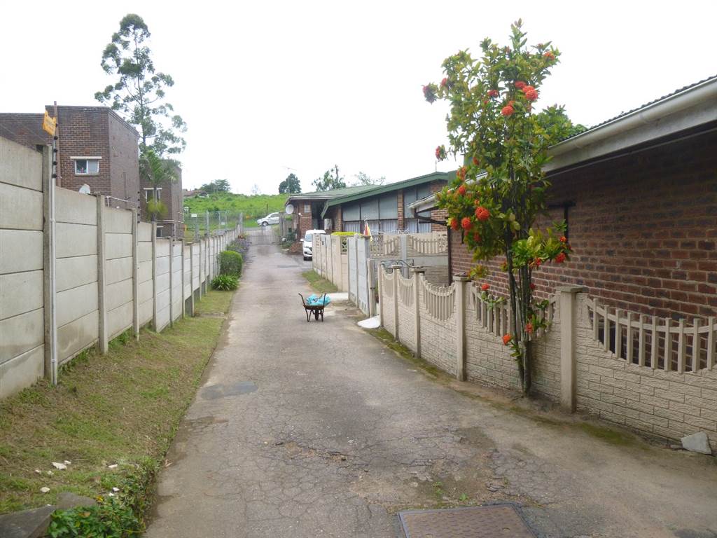 2 Bed Simplex in Pinetown Central photo number 21