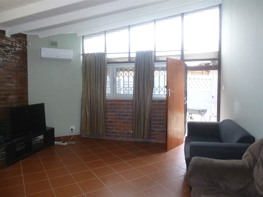 2 Bed Simplex in Pinetown Central photo number 14