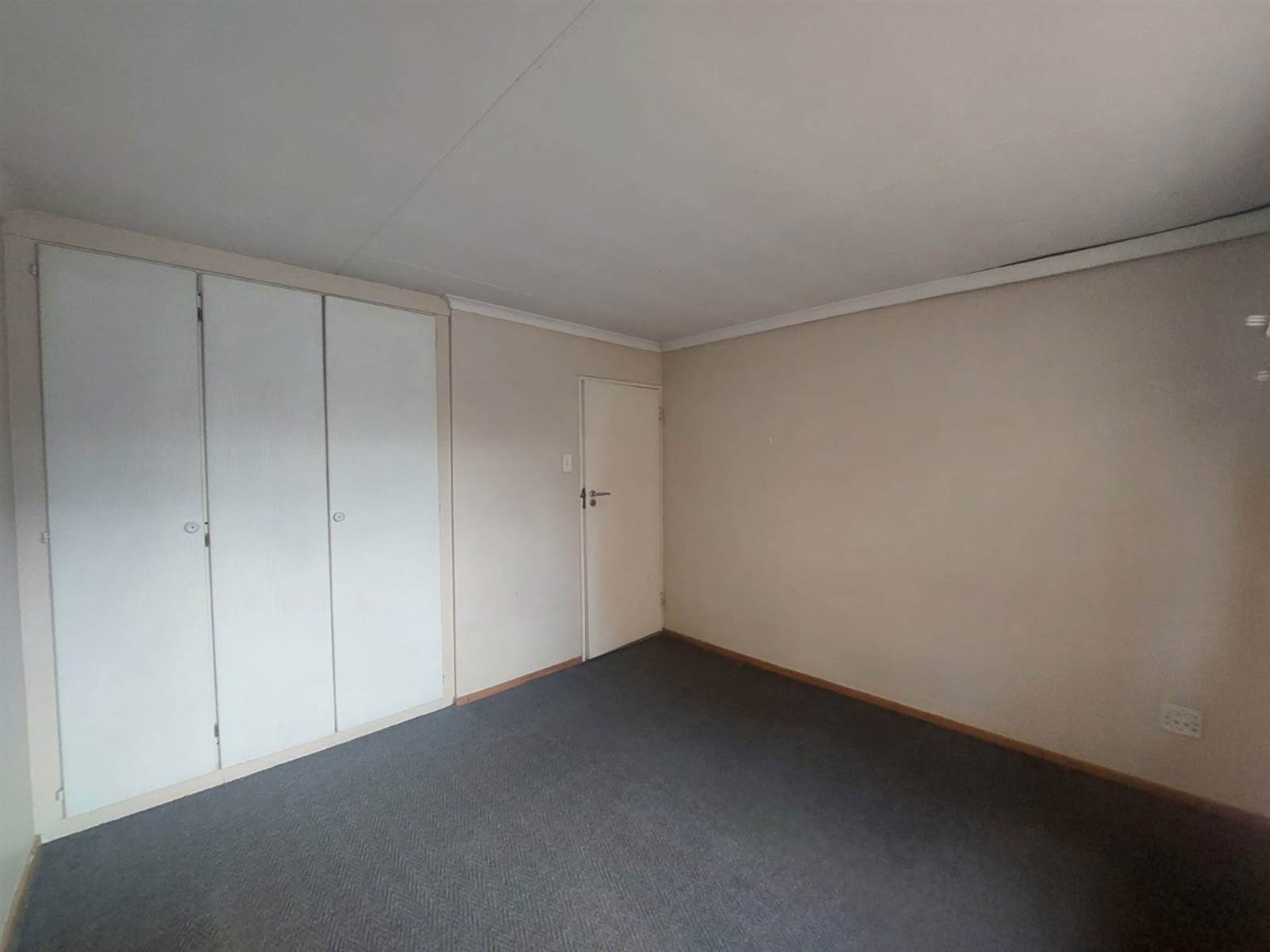 2 Bed Apartment in Hatfield photo number 9