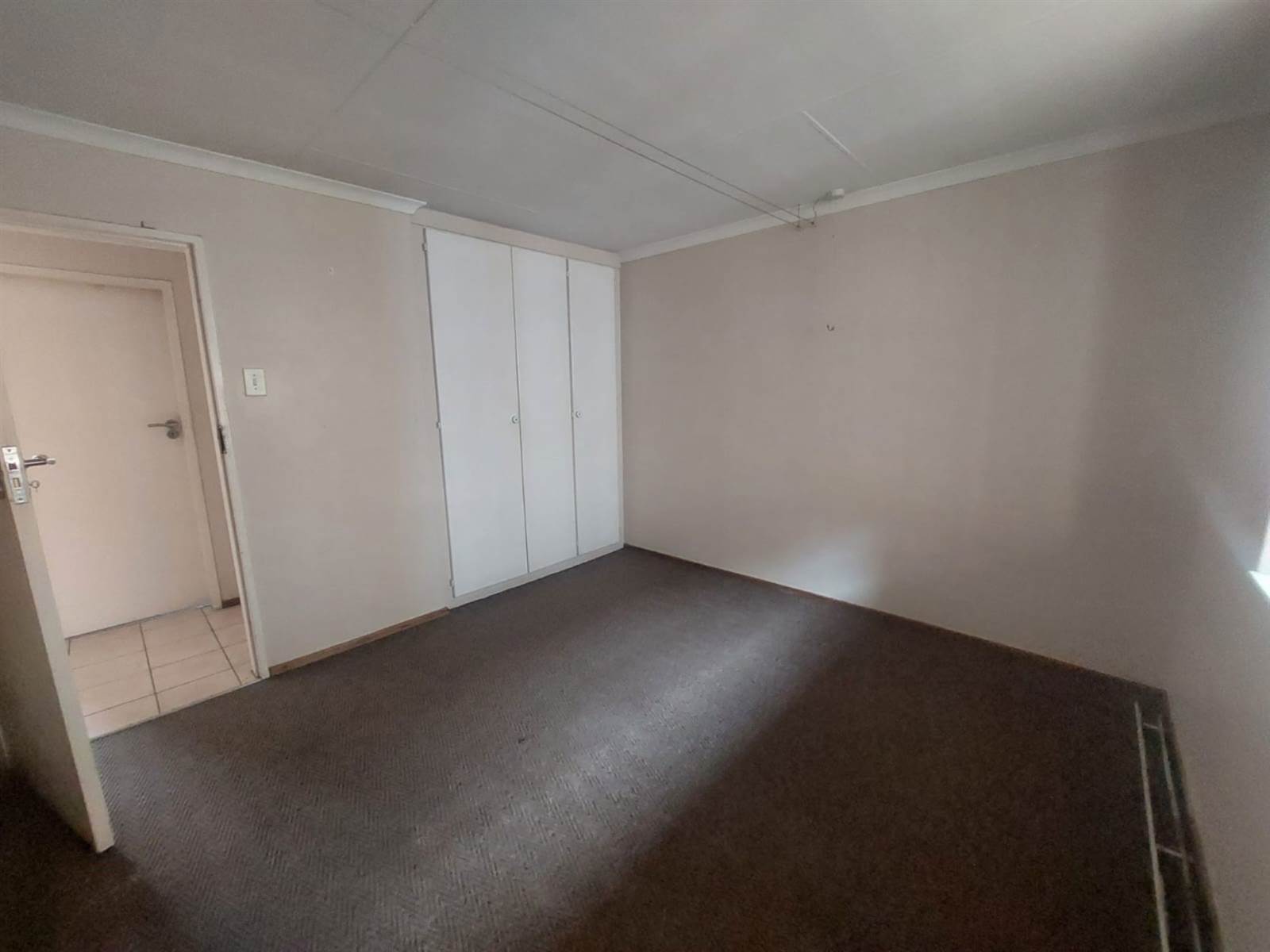 2 Bed Apartment in Hatfield photo number 8