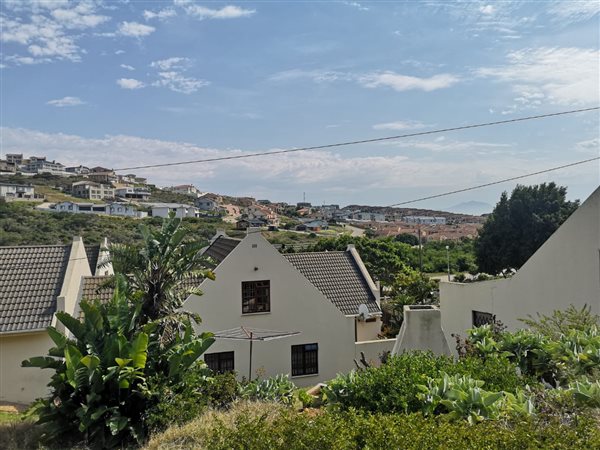 287 m² Land available in Mossel Bay Central