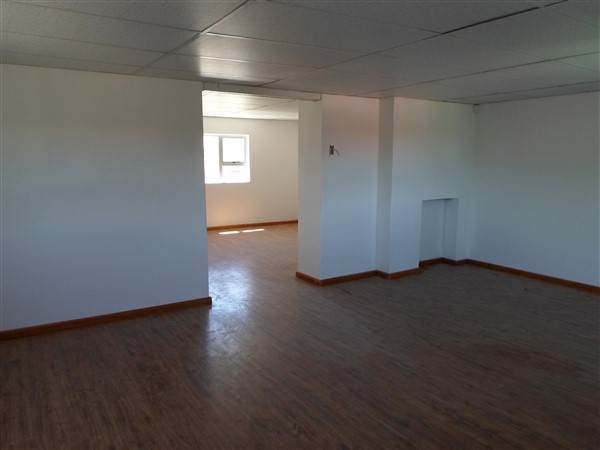 558  m² Office Space in King Williams Town photo number 14