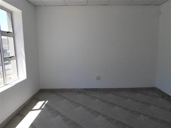 558  m² Office Space in King Williams Town photo number 10