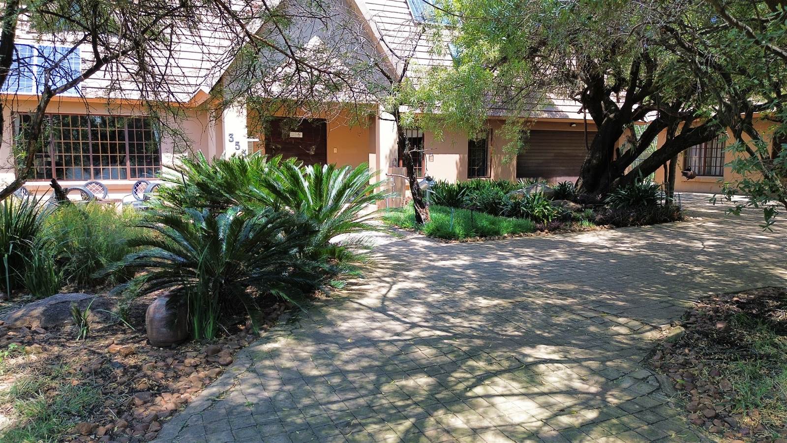 3 Bed House in Leeuwfontein photo number 5