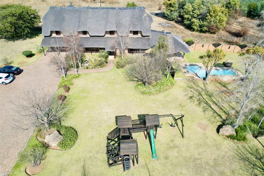 6 Bed House in Muldersdrift photo number 4