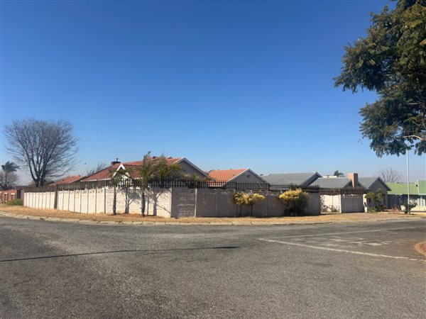 3 Bedroom House 3 Bedroom House