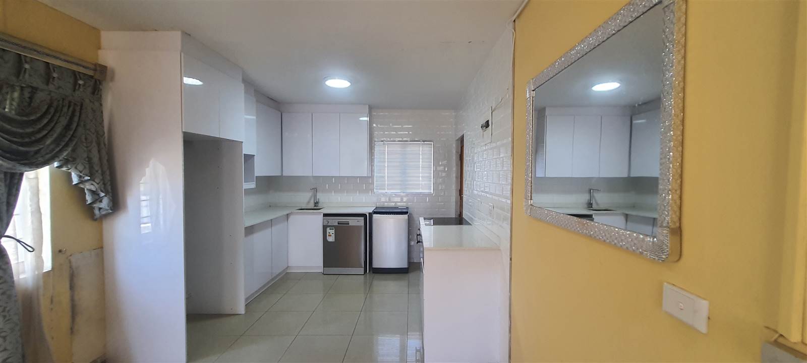 2 Bed Apartment in Tongaat Central photo number 2