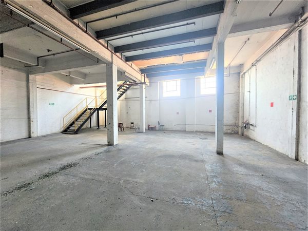 1186  m² Industrial space