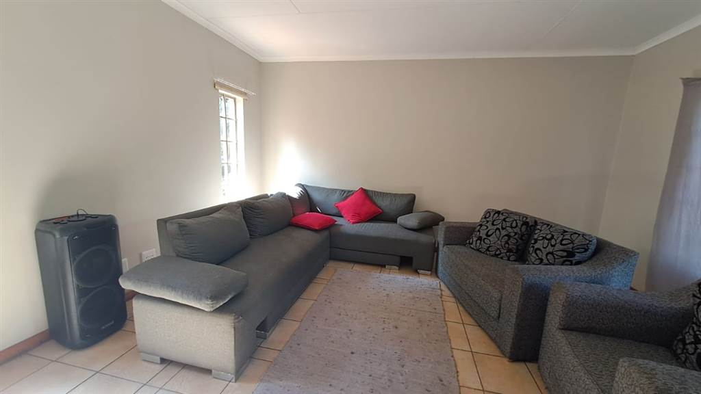 4 Bed House in Thabazimbi photo number 12