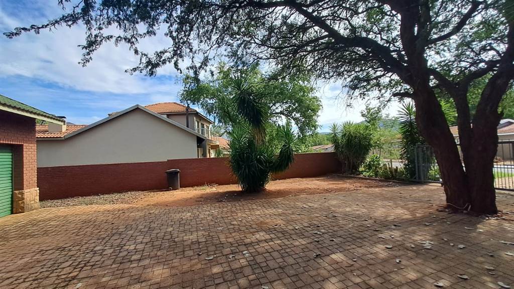 4 Bed House in Thabazimbi photo number 30