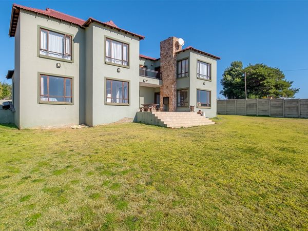 4 Bedroom House 4 Bedroom House