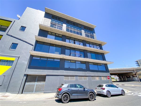 277  m² Commercial space