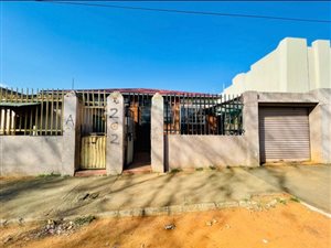 2 Bed House in Bezuidenhout Valley