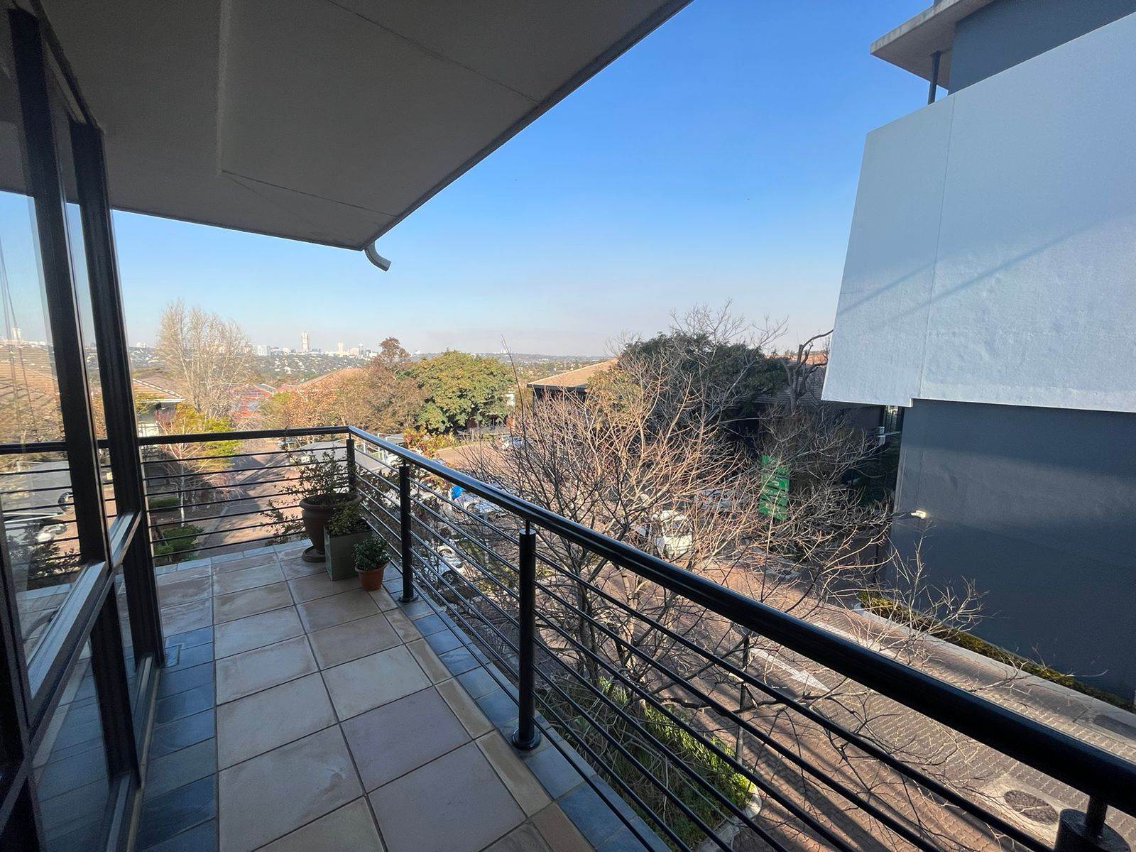 243  m² Commercial space in Bryanston photo number 16
