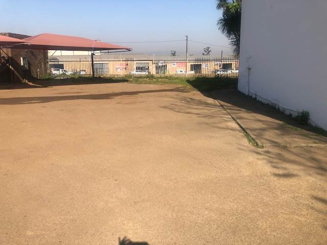 400  m² Commercial space in Pietermaritzburg Central photo number 3