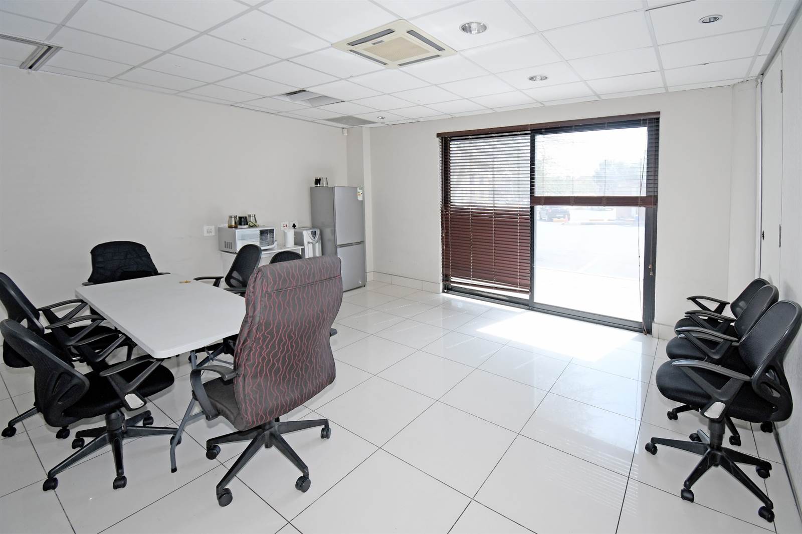 395  m² Office Space in Sunninghill photo number 9