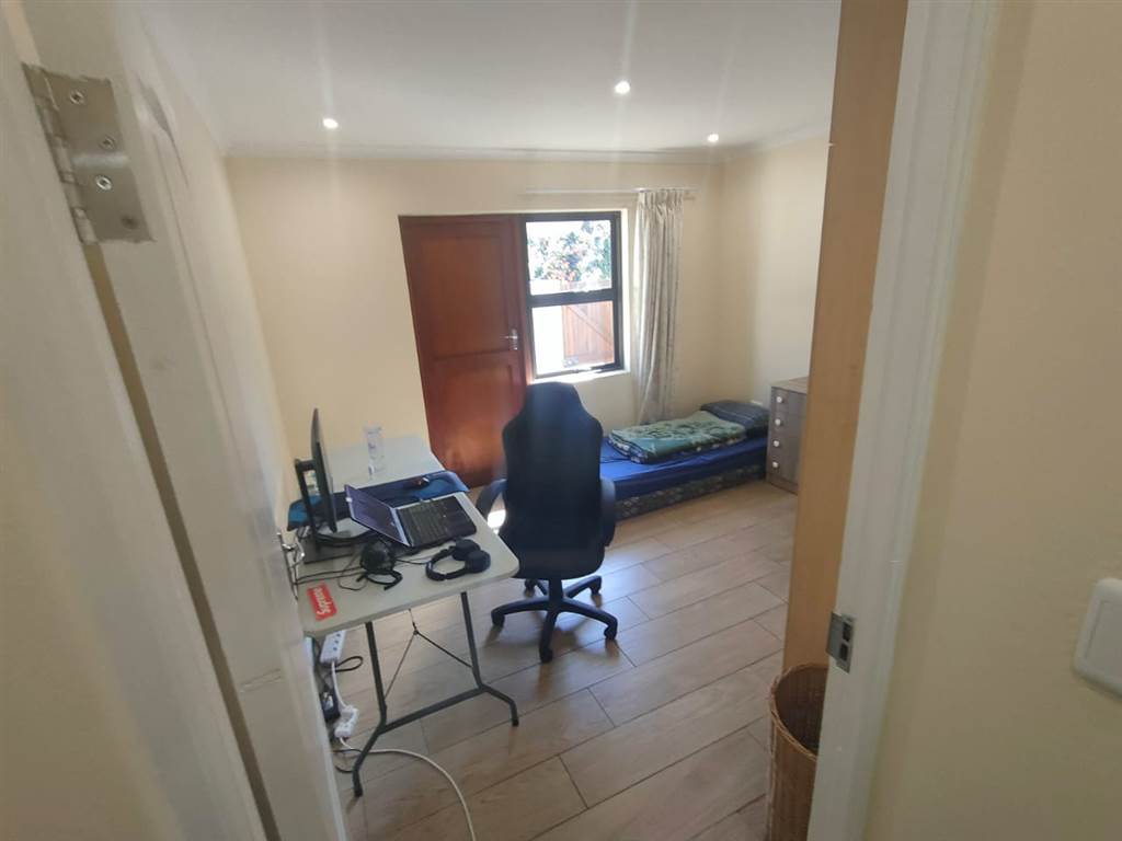 1 Bed Apartment in Panorama photo number 4