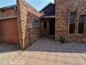 3 Bed House in Duduza