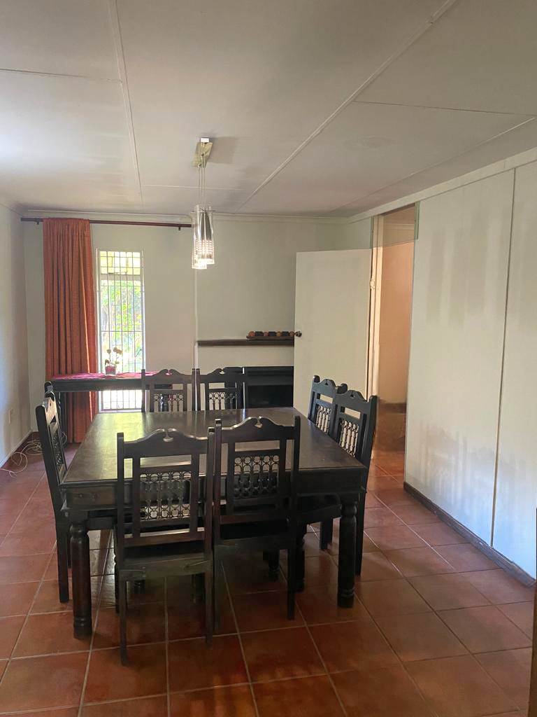 3 Bed House in Garsfontein photo number 8