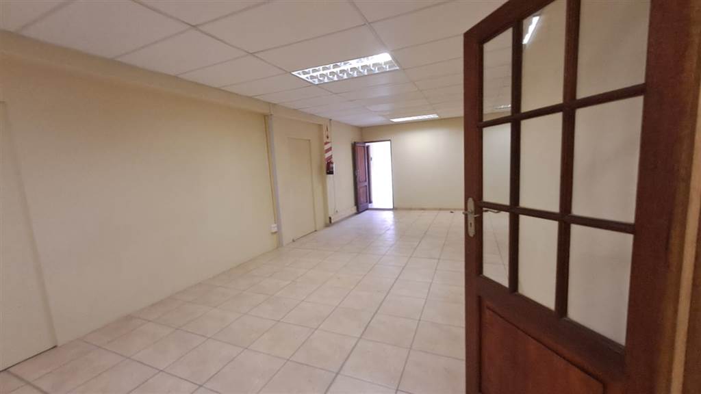 80  m² Commercial space in Amanzimtoti photo number 6