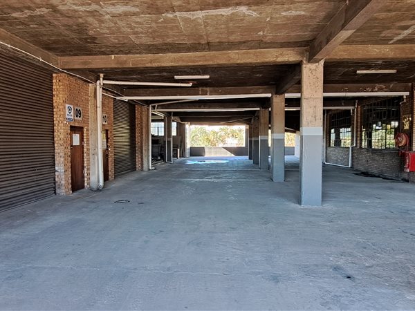 202  m² Industrial space