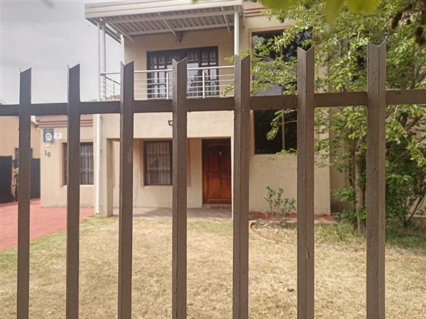 5 Bedroom House 5 Bedroom House
