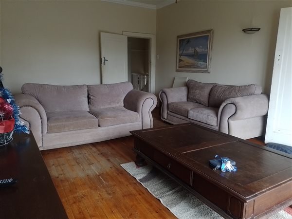2.5 Bedroom House 2.5 Bedroom House