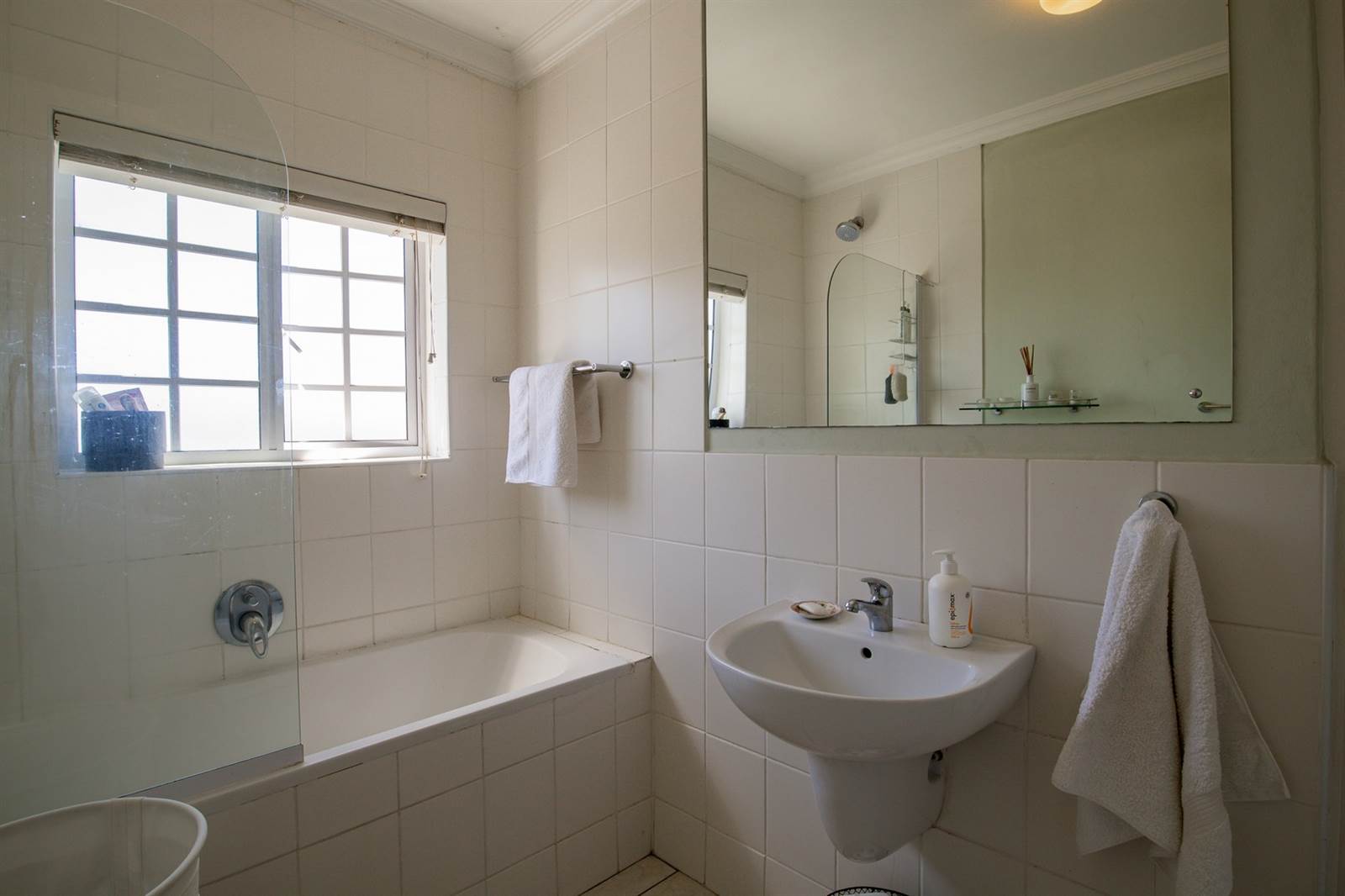 1 Bed Apartment in Wynberg Upper photo number 14