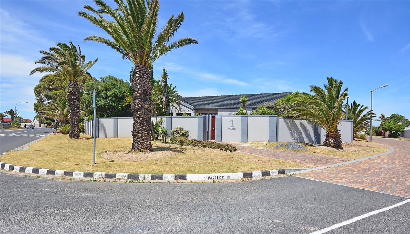 4 Bed House in Duynefontein photo number 25