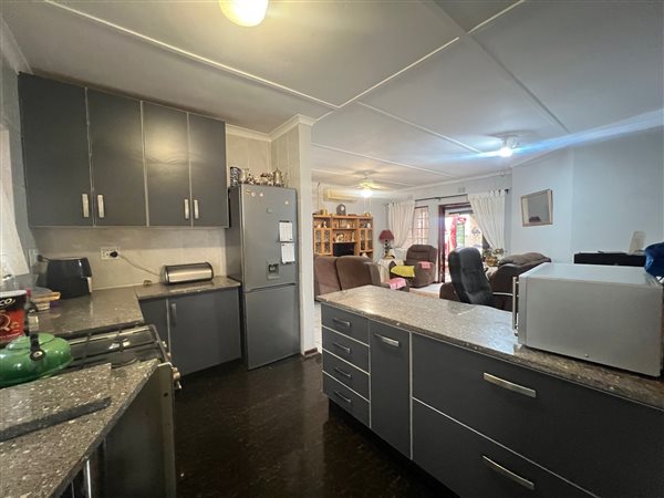 2 Bedroom Townhouse 2 Bedroom Townhouse