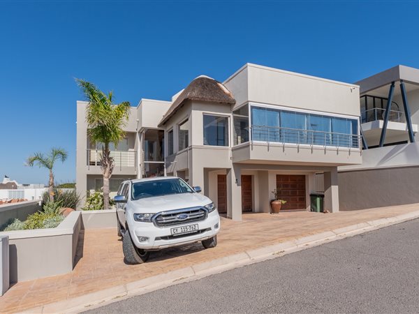 5 Bedroom House 5 Bedroom House