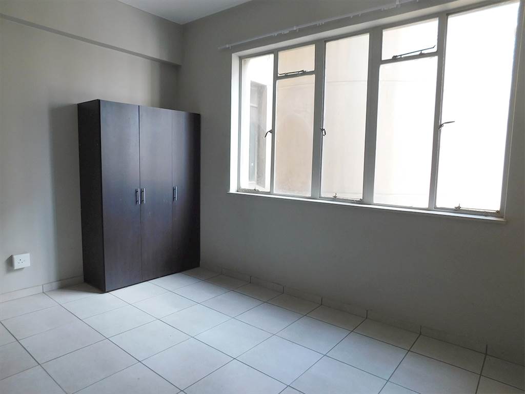 Studio Apartment in Johannesburg Central photo number 1