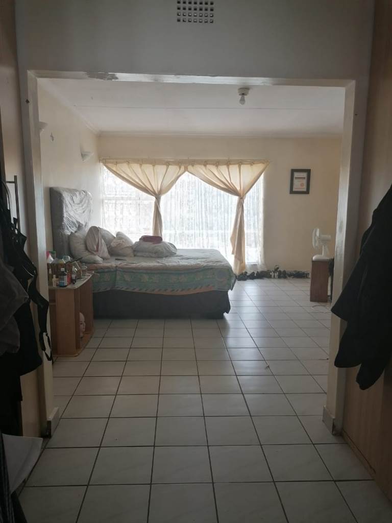 3 Bed Apartment in Welkom photo number 15