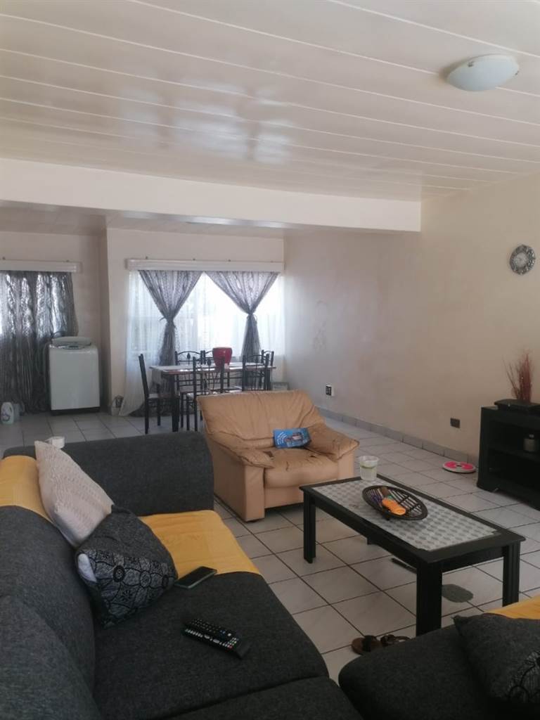 3 Bed Apartment in Welkom photo number 10
