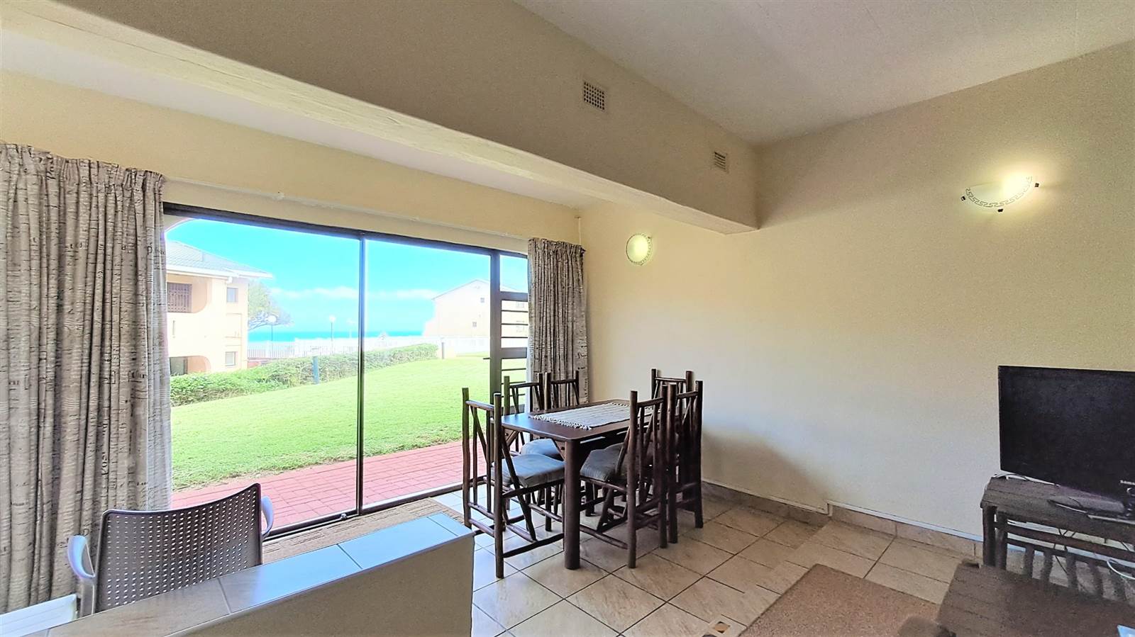 2 Bed Apartment in Shelly Beach photo number 22