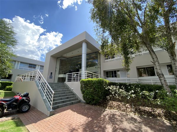 650  m² Commercial space in Woodmead