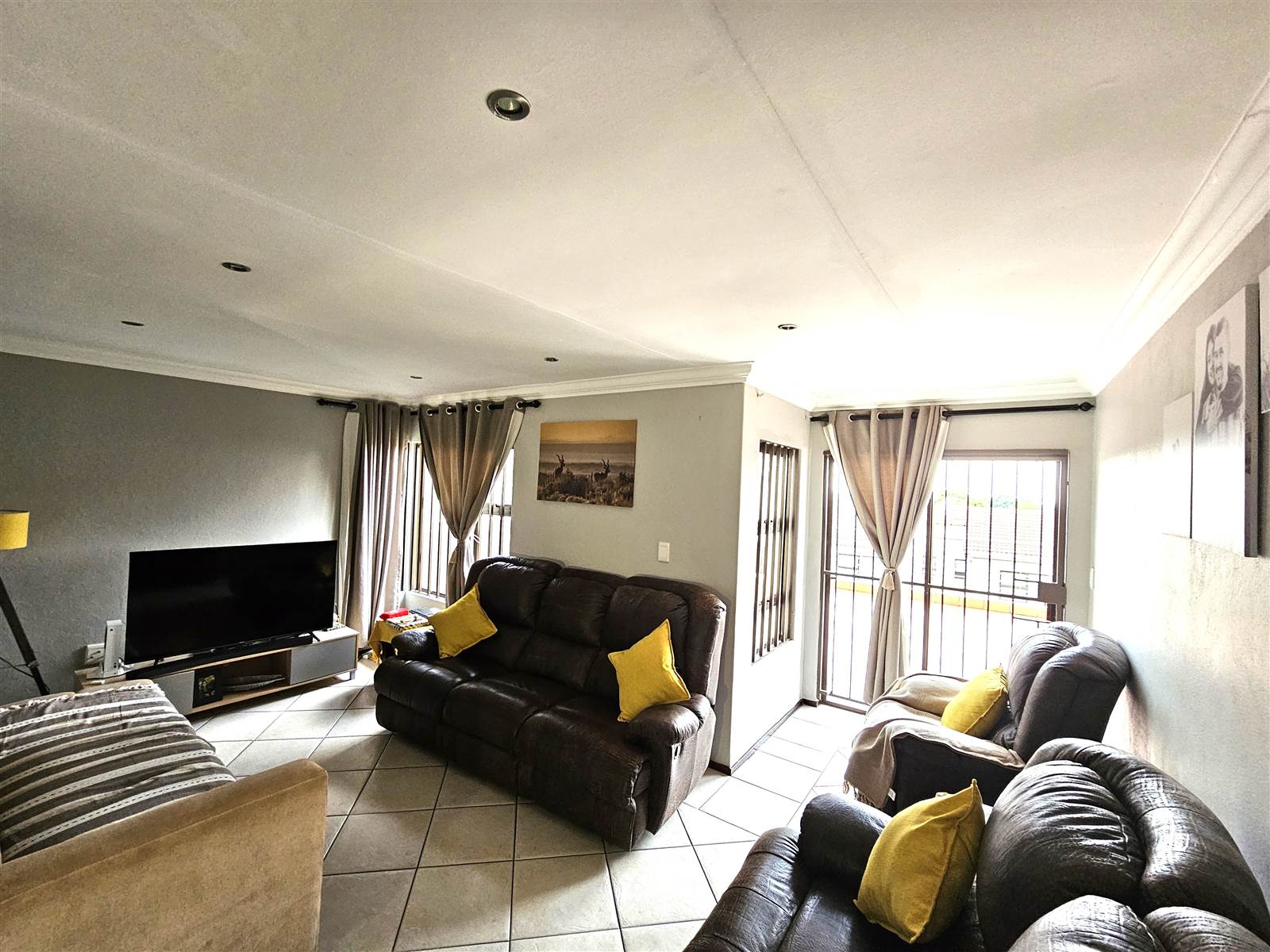 2 Bed Townhouse in Linksfield Ridge photo number 9