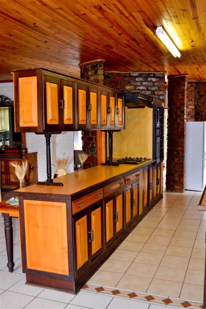 5 Bed House in Aliwal North photo number 18