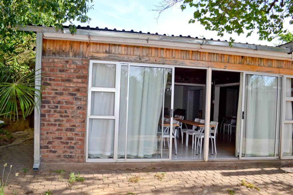 5 Bed House in Aliwal North photo number 17