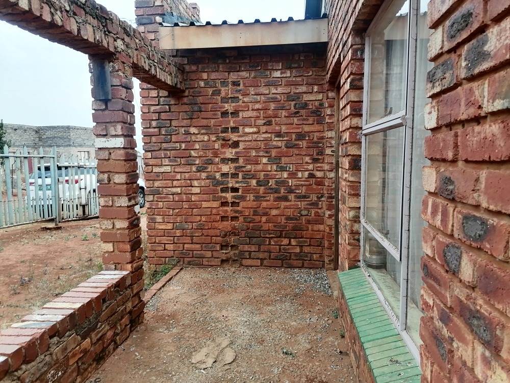 2 Bed House in Ikageng photo number 16