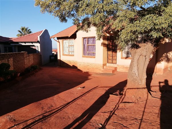 3 Bedroom House 3 Bedroom House