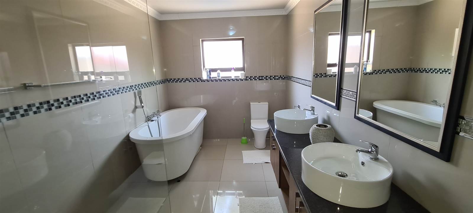 3 Bed Townhouse in Wilkoppies photo number 19