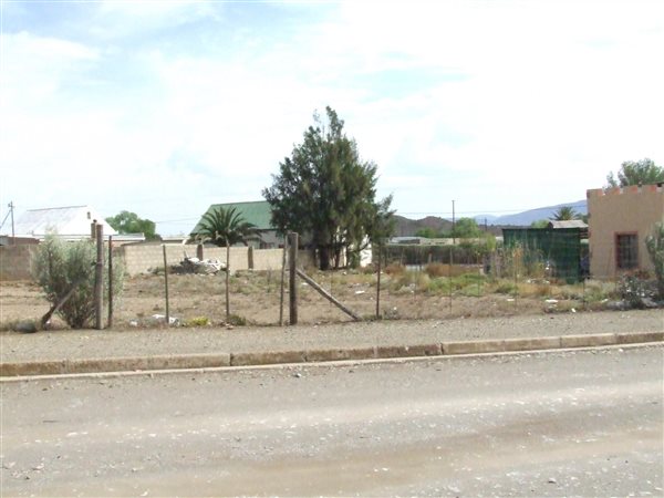 793 m² Land available in Willowmore