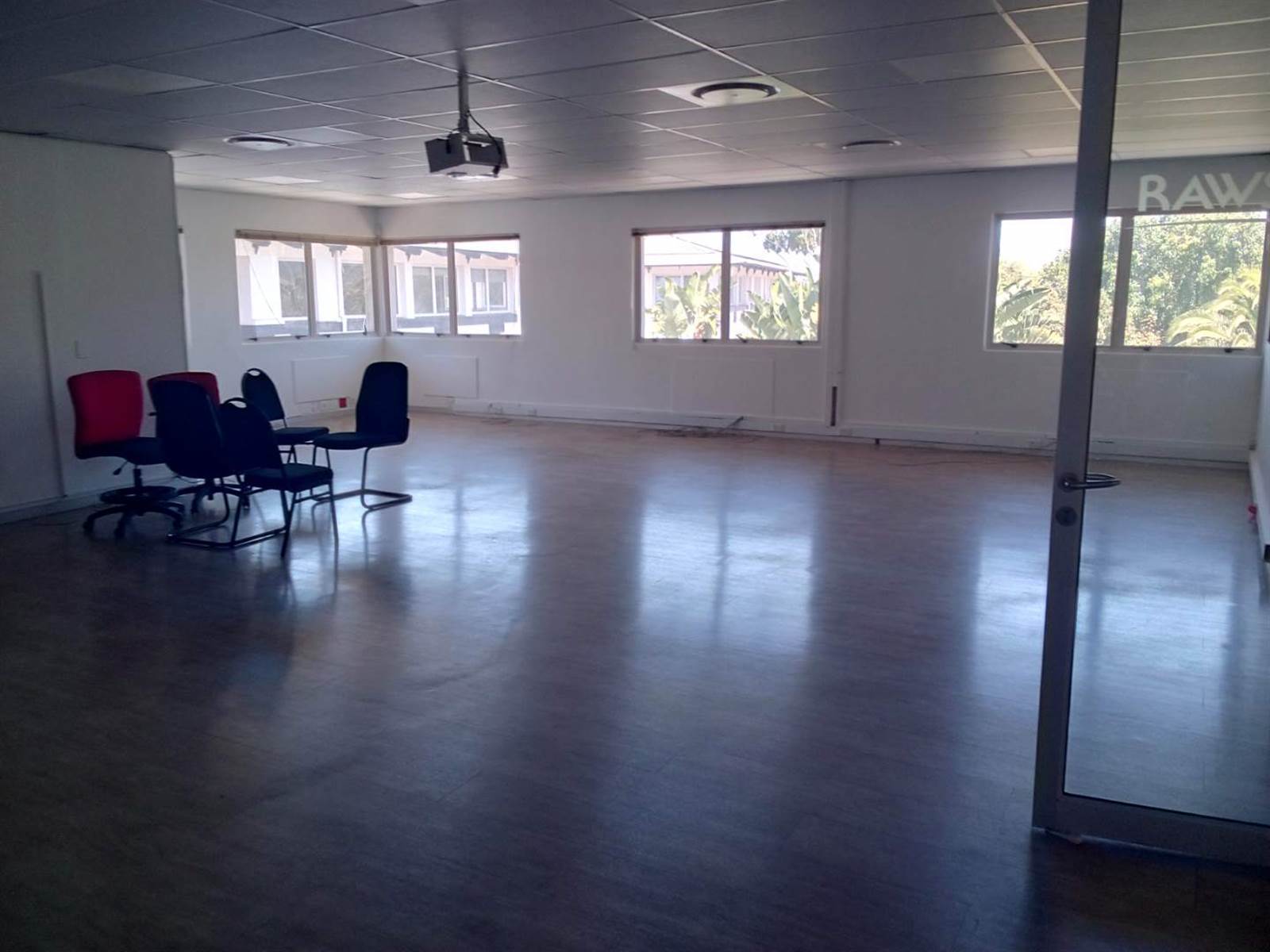 576.85  m² Office Space in Plumstead photo number 4