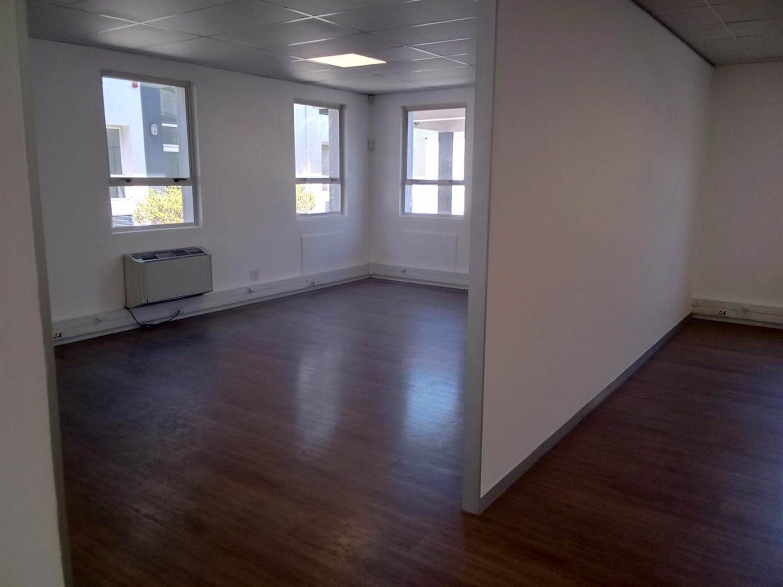 576.85  m² Office Space in Plumstead photo number 6