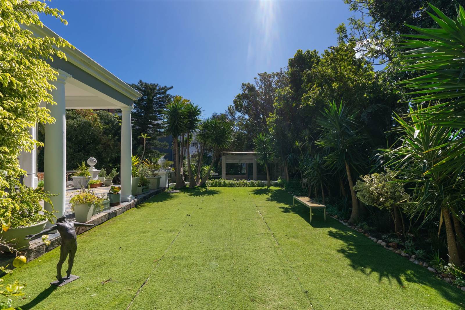 4 Bed House in Fresnaye photo number 5