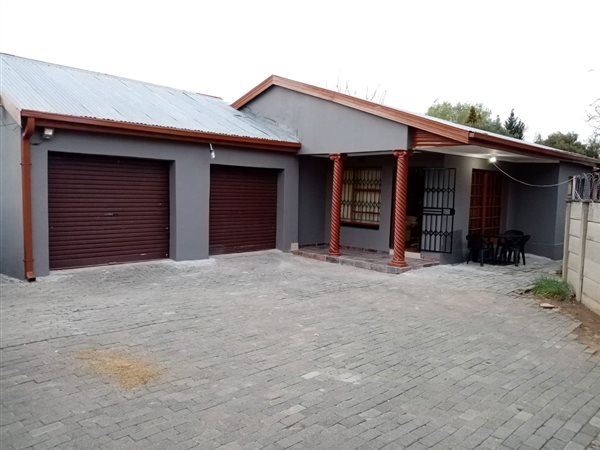4 Bedroom House 4 Bedroom House