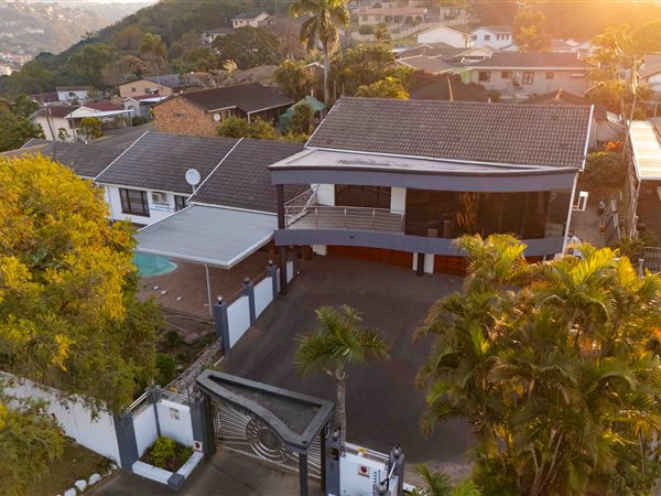 6 Bedroom House 6 Bedroom House