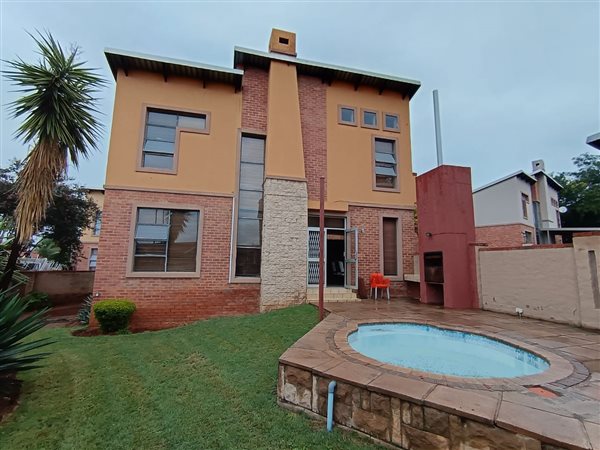 3 Bedroom Townhouse